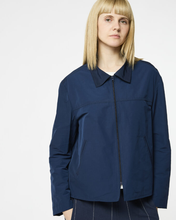 giacca con zip davanti