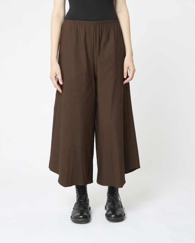 pantalone asimmetrico