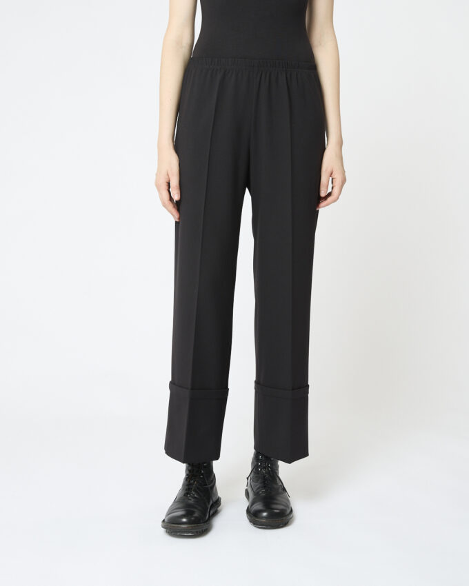 pantalone dritto con fondo alto