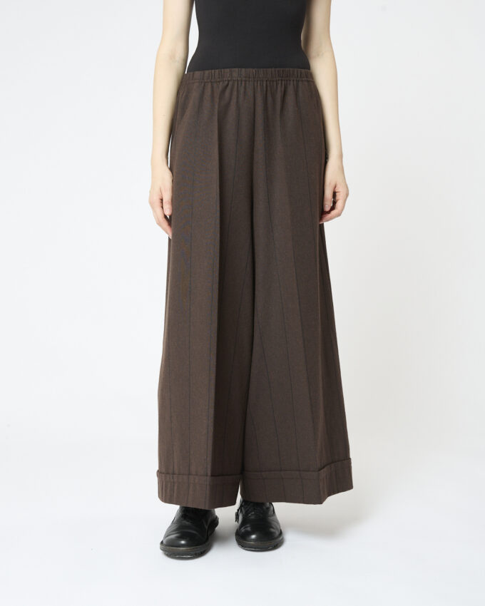 pantalone largo con fondo